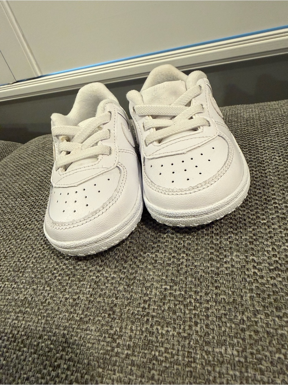 Nike White Infant Leather Lace-Up Sneakers
